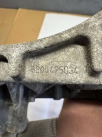 Кронштейн генератора renault 1.5 dci 8200425034 Доставка, фото thumb