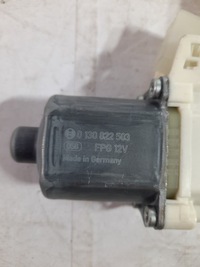 фото thumb №9, Моторчик стекло mercedes-benz оригинальный номер a2048200542