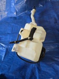 фото thumb №1, Бачок омывателя помпа alfa romeo giulietta 17r