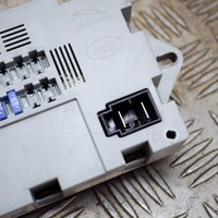 фото thumb №5, Land rover range rover velar 2019 рамка / модуль предохранителей