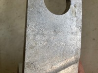 фото thumb №6, Mercedes w206 c220 кронштейны радиатора левый правый a0995011300 a0995011400