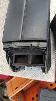 фото thumb №9, Mercedes w212 туннель средний подлокотник europa