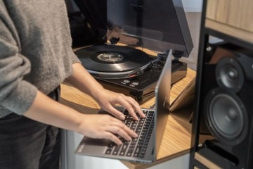 RCA USB Виниловый аудиопроигрыватель KRUGER MATZ TT-501