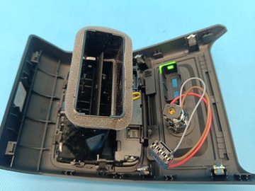 фото thumb №12, Audi a4 b9 2024 r avant 2,0 tfsi 110kw решётка воздуховод зад туннеля среднего