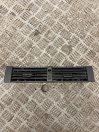 фото thumb №1, Решітка обдув середня mercedes w124 coupe