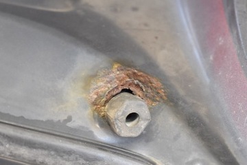 фото thumb №12, Капот кришка двигуна графітова mazda 3 iii bk 03-06