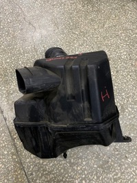 фото thumb №1, Корпус фільтр повітря maserati levante 670033791