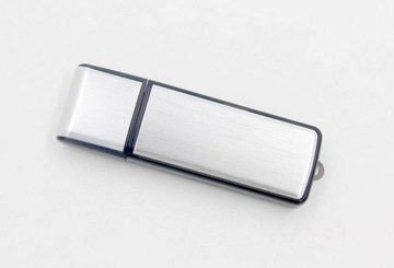 Шпионский диктофон в виде USB-накопителя емкостью 8 ГБ. ОБНАРУЖЕНИЕ ГОЛОСА.