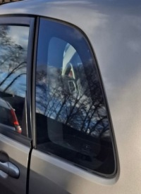 фото thumb №1, Suzuki liana стекло кузовная левый задняя