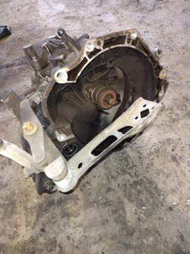 SKRZYNIA BIEGÓW 55355489 OPEL CORSA D 1.4