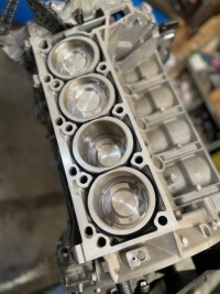 17392902. блок низ  двигателя audi vw skoda 1.4tsi czc 04l103023bf номинальный с Разборки, фото thumb