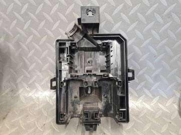 фото thumb №1, Основа корпус коробка запобіжників opel adam 13371117