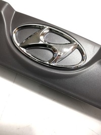 фото thumb №11, Молдинг декоративная накладка logo эмблема крышки задняя hyundai atos 8731002000bu oe!