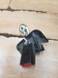 фото thumb №2, Кліпса замок поперечина задня сидіння audi a4 b6