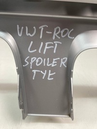 фото thumb №10, Накладка бампера заднього vw t-roc lift