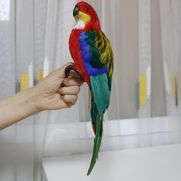 Kolorowe pióro papuga ara prezenty na parapetówkę ptaki statua symulacja