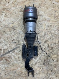 фото thumb №1, Амортизатор лівий 4matic mercedes e53 e63 213 238 amg a2533200801 оригінал