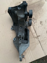 Audi a4 b8 кронштейн генератора 03l903143h Доставка, фото thumb