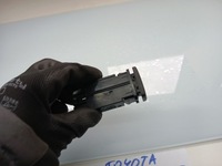 фото thumb №6, Lexus is 200-300 1999 кнопка / переключатель отопления стекло передней / c