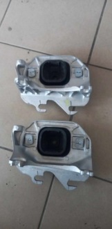 фото thumb №3, Подушка коробки arkana renault clio v 112531060r