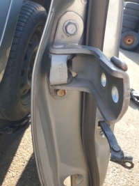 фото thumb №8, Петля с дверь правый перед toyota yaris ii оригинальный номер