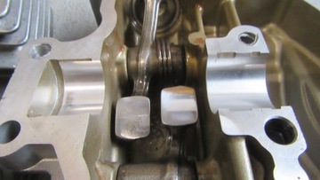 Головка распредвала Suzuki DR 125 09 года впрыск