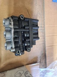 Купити Клапан ecas mercedes actros mp4 новий оригінальний номер a0013271325, фото thumb