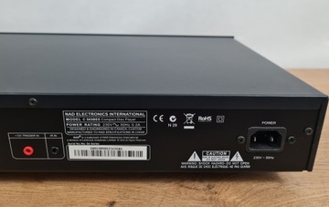 NAD C565BEE — проигрыватель компакт-дисков + пульт дистанционного управления