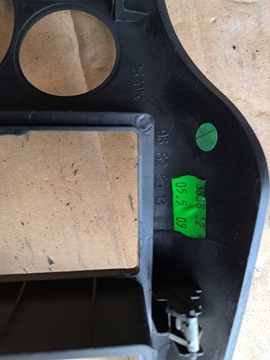 фото thumb №5, Рамка середня панелі розподільчої радіо консолі citroen c3 picasso 96828913