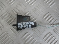 фото thumb №1, Датчик бардачка лампа 81260-33030 toyota corolla verso ii 2.2 d 04-09 r.