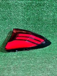 фото thumb №1, Лампа задня права toyota ch-r lift