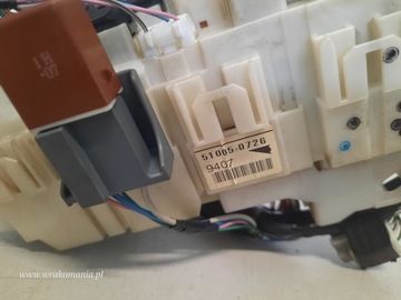 фото thumb №6, Toyota yaris ii 2 коробка предохранителей 82730-52700 1kr-fe