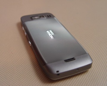 Nokia E52 новый, серебристый, полная комплектация.