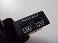 фото thumb №3, Зарядное устройство usb maserati levante 2019 rok