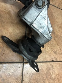 фото thumb №1, Подушка двигуна c5