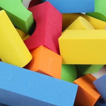 DREWNIANE KLOCKI EDUKACYJNE KONSTRUKCYJNE UKŁADANKA ZAMEK 34el + etui