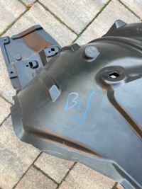 фото thumb №8, Toyota yaris cross - подкрылок перед правое