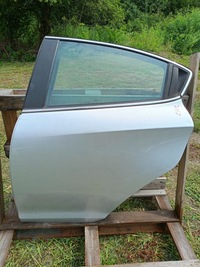 фото thumb №1, Двері ліва задня задні alfa romeo giulia