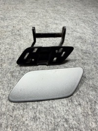 фото thumb №1, Заглушка распылителя лампы левый перед mercedes w166 ml a1668600108