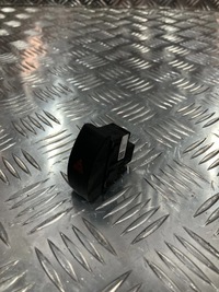 фото thumb №1, Кнопка света аварийных alfa romeo giulia 15-