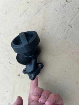 фото thumb №1, Труба заливка масла volvo xc60 i 30777537 2.4l 2009