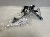 фото thumb №1, Bmw f07 5 gt кронштейн крила праве 7230576