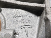 Tesla model 3 кронштейн амортизатора левая Оригинал, фото thumb
