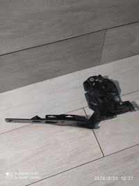 фото thumb №1, 7452. taycan петля капот левый 9j1823295