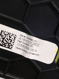 фото thumb №9, Tesla model s 2016 кришка бардачка 105808806a