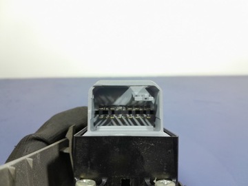 фото thumb №6, Toyota prius ii панель керування скло дзеркал 84820-47050