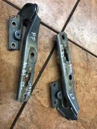 фото thumb №1, Петлі капот audi a4 b7 1.9tdi 05r. anglik