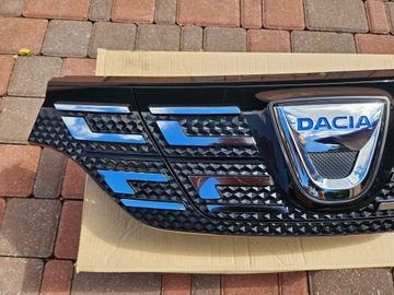 фото thumb №10, Решітка радіатора решітка кришка хром port заряджання dacia spring 2021 62310527