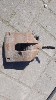 фото thumb №1, Супорт задня правий volvo xc90 02-14r