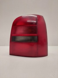 фото thumb №1, Лампа правая задняя задняя audi a4 avant 8d9945096